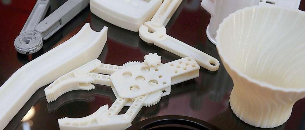 Plaste und Elaste - die Kunststoffprodukte aus dem 3-D-Drucker sehen ein wenig gewöhnungsbedürftig aus. 