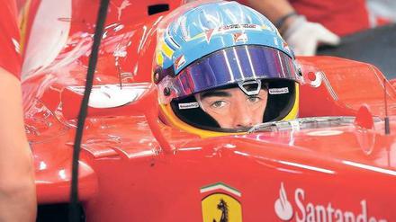 In Lauerstellung. Alonso hofft auf Fehler und Defekte bei Vettel. Foto: dapd