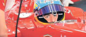 In Lauerstellung. Alonso hofft auf Fehler und Defekte bei Vettel. Foto: dapd