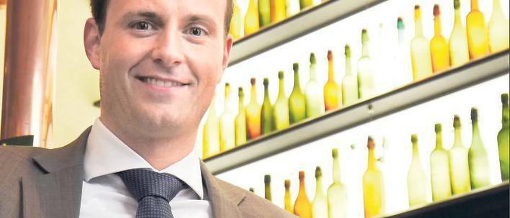 Sebastian Lenninghausen ist bei einem eher kleinen Unternehmen eingestiegen: Bei der Kölner Brauerei Gaffel Becker & Co geht es familiär zu. Mit den Chefs ist er per Du. Foto: dpa