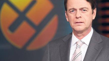 Gelöst. Nach zehn Jahren als „Aktenzeichen XY... ungelöst“-Moderator fühlt sich Rudi Cerne mittlerweile wohl in der Show. Foto: ZDF