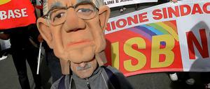 Gegen die Sparpolitik von Italiens Premier Mario Monti gingen zehntausende Italiener auf die Straße.
