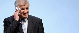 Da kann man schon mal ins Schwitzen kommen. Horst Seehofer muss 2013 für die CSU die bayrische Landtagswahl gewinnen, sonst wird es eng für ihn.