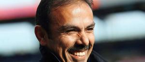 Da kann man schon mal lachen. Herthas Trainer Jos Luhukay darf mit den Leistungen der vergangenen Wochen durchaus zufrieden sein.