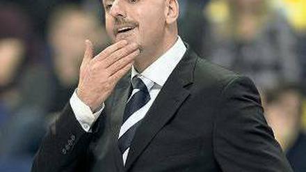 Müde nach Malaga. Mit viel Sorge tritt Trainer Obradovic heute in Spanien an.