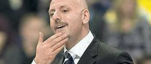 Müde nach Malaga. Mit viel Sorge tritt Trainer Obradovic heute in Spanien an.