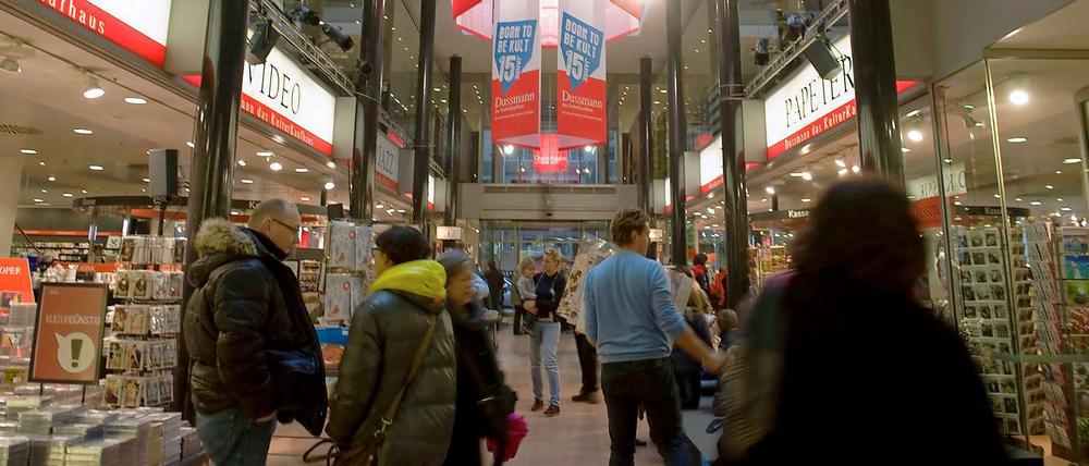 Jede Menge Medien. Das Kulturkaufhaus am S-Bahnhof Friedrichstraße feiert sein 15-jähriges Bestehen.