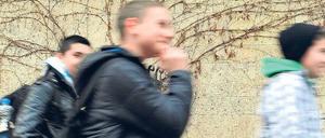 Nichts wie weg: Tausende Berliner Schüler bleiben wochenlang der Schule fern. Viele von ihnen bleiben ohne Abschluss.