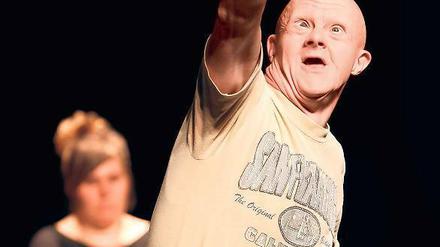 Da geht’s zu den Sternen. Peter Keller spielt „Disabled Theatre“. 