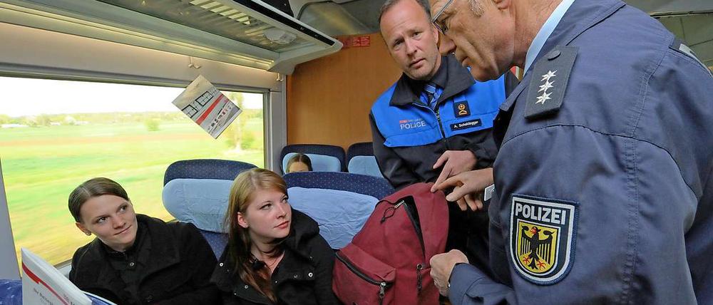 Personenkontrollen allein wegen ethnischer Merkmale sind verfassungswidrig. Das hat jetzt das Oberverwaltungsgericht in Koblenz entschieden.
