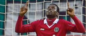 Mame Diouf erzielte das Tor zur 1:0-Führung für Hannover 96 gegen den FC Augsburg selbst und legte den Treffer zum 2:0-Endstand vor.