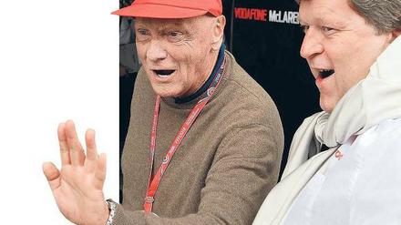Grüß Gott. Niki Lauda (l.) kennt die wichtigen Leute der Formel 1 noch besser als Mercedes-Motorsportchef Haug. Reicht das, um den Silberpfeil schneller zu machen? Foto: dpa