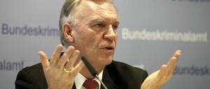 Der Chef des BKA, Jörg Ziercke, fordert eine Quote für Migranten bei Neueinstellungen.