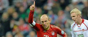 Robben trifft, Bayern siegt. Der Rekordmeister steht nach einem ungefährdeten Sieg gegen Kaiserslautern im Pokal-Achtelfinale.
