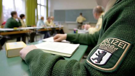 Die Gewerkschaft der Polizei warnt vor personellen Engpässen in Berlin