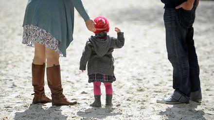 Nun soll es beim Betreuungsgeld 15 Euro extra geben, wenn das Geld für die Bildung des Kindes beiseite gelegt wird. Oder für die Altersvorsorge der Eltern.