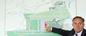 Lehnt ein freiwilligen Rücktritt ab: Flughafenchef Rainer Schwarz.