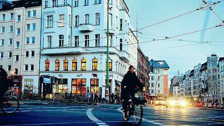 Immer öfter kontrolliert die Polizei die Beleuchtung der Fahrräder in Berlin. Dass diese Kontrollen nützlich sind, wird aber vom ADFC bezweifelt.