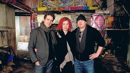 Vier Jahre arbeiteten Tykwer (l.) und die "Matrix"-Regisseure Lana und Andy Wachowski an der Verfilmung von "Cloud Atlas". 