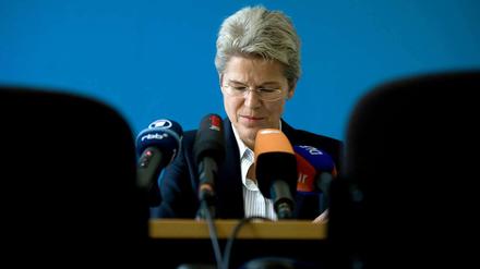 Die Berliner Verfassungsschutzchefin Claudia Schmid auf der Pressekonferenz. 