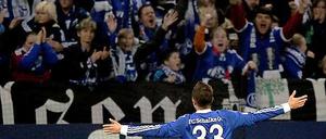 Neu-Nationalspieler Roman Neustädter erzielte den 1:1-Ausgleich für Schalke 04 gegen Werder Bremen.