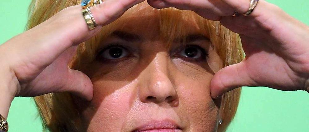 Sie schaut nach vorn. Grünen-Parteichefin Claudia Roth will trotz des schlechten Ergebnisses bei der Urwahl wieder antreten.