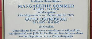 Die Gedenktafel für Margarethe Sommer hängt an der Westfälischen Straße 64 (Halensee). Das Bild darf unter der GNU-Lizenz für freie Dokumentation verwendet werden.