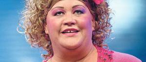 Die Anti-Traumfrau. Ilka Bessin aus Luckenwalde inszeniert ihre Figur milieugerecht und authentisch. Foto: Jakob Studnar/dapd