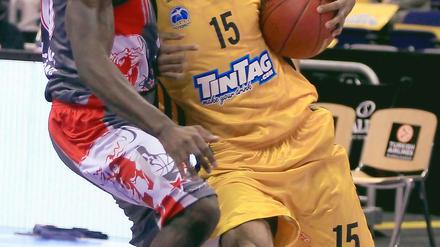 In der Euroleague gegen Chalon spielte Brian Randle (r.) noch. Derzeit muss er zuschauen.