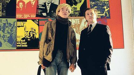 Freundschaft – Friendship. Hubert Burda (rechts) und Andy Warhol 1983 vor Warhols Arbeit, für die der Popkünstler Titelblätter der „Bunten“ nutzte.Foto: Burda Medien