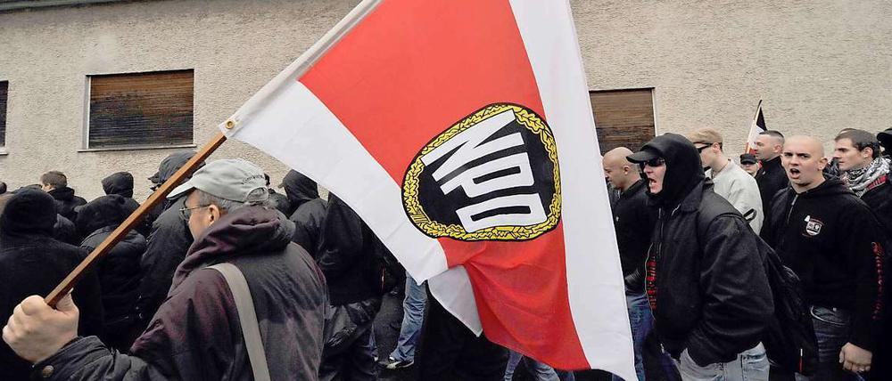 Reicht die Materialsammlung der Verfassungsschutzbehörden für ein erfolgreiches Verbotsverfahren gegen die NPD?