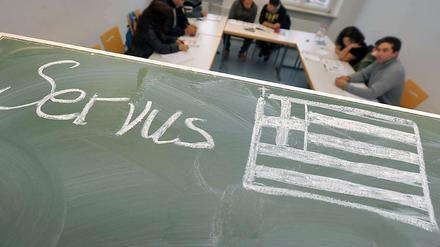 Willkommen in Deutschland. Deutsch lernen ist für die Neuankömmlinge zum Beispiel aus Griechenland unerlässlich.