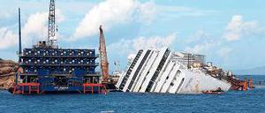 Die „Costa Concordia“ zehn Monate nach der Havarie. Foto: Reuters