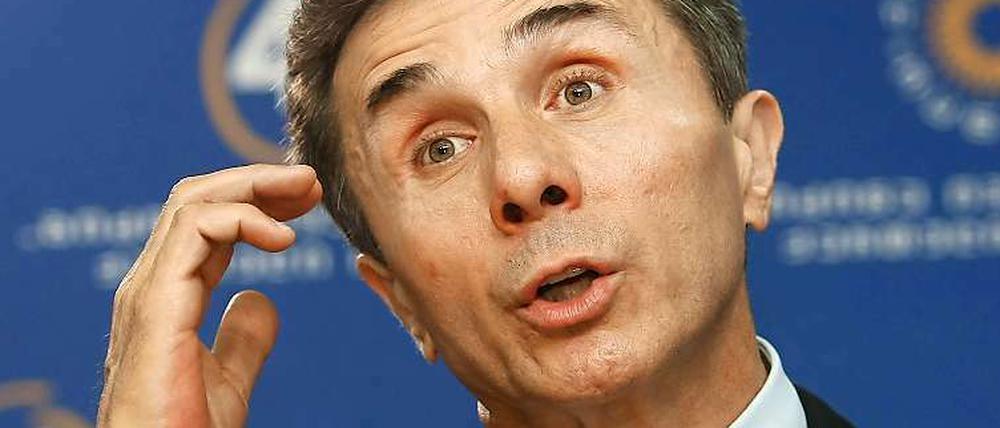 Bidsina Iwanischwili (56) hat lange zurückgezogen als wohltätiger Millionär gelebt. Sein Bündnis "Georgischer Traum" gewann Anfang Oktober die Parlamentswahl, er wurde Premierminister.