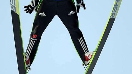 V wie Vielflieger. Andreas Wank hat seine Leistungen stabilisiert und ist die neue Hoffnung im deutschen Skisprung-Team.