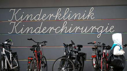 An der Charité soll sich ein Pfleger mehrfach an Kindern vergangen haben. 
