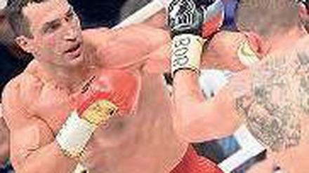 Guter Job mit dem Jab. Klitschko brachte immer wieder seine stechende Linke durch. Wach wackelte, fiel aber nicht. Foto: Reuters