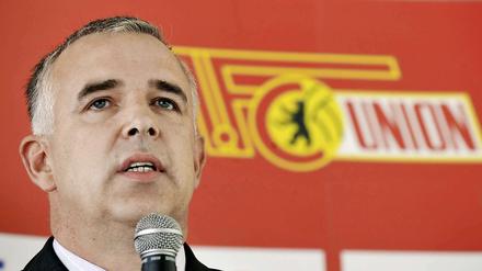 Was fürs Herz: Unions Präsident Dirk Zingler.