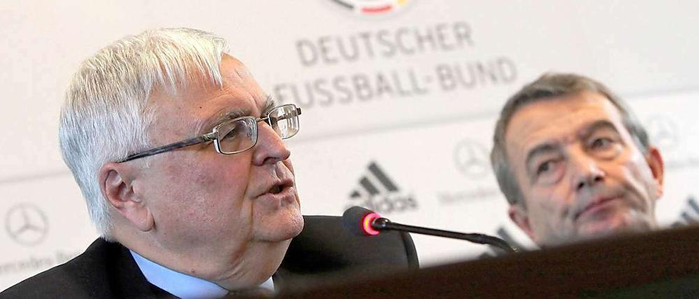 Reden nicht mehr mit-, sondern nur noch übereinander. Theo Zwanziger (l.) und Wolfgang Niersbach.