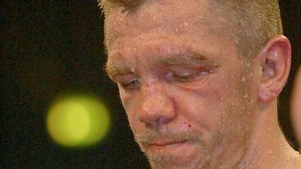 Graciano Rocchigiani nach dem Kampf um die Internationale WBC Meisterschaft im Halbschwergewicht im Mai 2003.