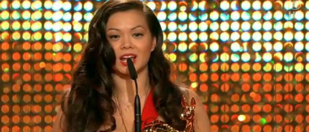 Tina K, die Schwester des getöteten Jonny K., erhält den Medienpreis Bambi für ihr Engagement gegen Gewalt.