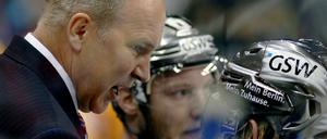 Unzufrieden mit der Leistung seiner Mannschaft: Eisbären-Trainer Don Jackson.