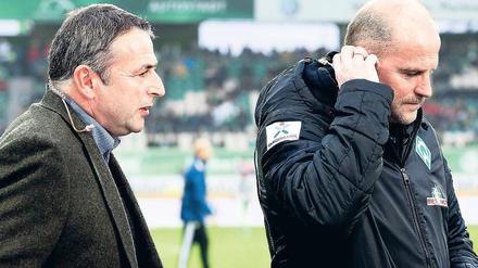 Klaus an Thomas! Thomas hört! Allofs (l.) und Schaaf ließen sich wegen der vielen Nebengeräusche rund um ihr Wiedersehen nicht aus der Fassung bringen.Foto: dapd