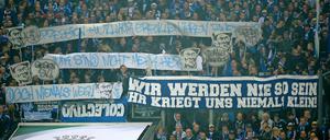 Solche Bilder sind in deutschen Fußballstadien keine Seltenheit. Jetzt soll vereinsübergreifend geschwiegen werden.