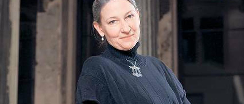 Friederike Seyfried ist seit 2009 Direktorin des Ägyptischen Museums und der Papyrussammlung der Staatlichen Museen zu Berlin im Neuen Museum. Die Ägyptologin promovierte an der Universität Heidelberg, wo sie bis 1999 wissenschaftlich tätig war, unter anderem als Grabungsleiterin in Luxor. Danach war sie Kustodin des Ägptischen Museums der Universität Leipzig. 