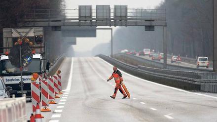 Öfter mal sperren. Am Mittwochnachmittag rollte der Verkehr über die Avus. Dann gab es stadteinwärts wieder ein Problem.