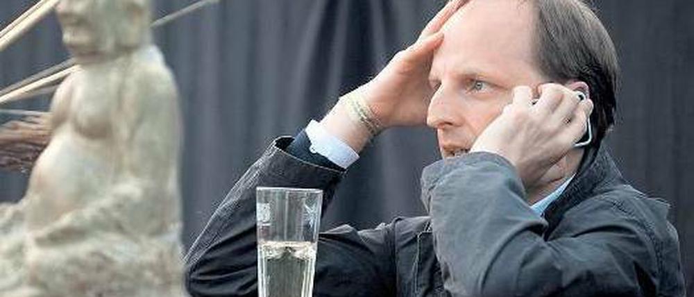 Kommunikativ. Justizsenator Thomas Heilmann (CDU) hat bei der „Berliner Morgenpost“ angerufen, als die Staatsanwaltschaft dort zur Durchsuchung schritt. Er habe damit eine Eskalation vermeiden wollen.