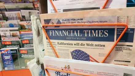 Die einen erwischt es ganz, die anderen müssen sparen. Vor allem die Pleiten der renommierten Rundschau und der Financial Times Deutschland haben für Aufsehen gesorgt.