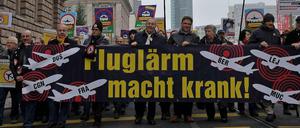 "Fluglärm macht krank", lautet ein Motto der Nachtflug-Gegner. Ob die Verteilung des Flugverkehrs da eine Verbesserung bringt?