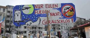 Fluglärmgeplagte in Berlin schauen heute auch mit Spannung nach Brandenburg, wo die Frist für das Volksbegehren für ein erweitertes Nachflugverbot endet.
